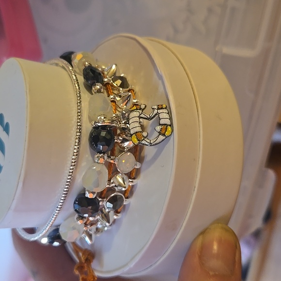 Shimmering Fangs BP Stack RBP6315 - Picture 3 of 5